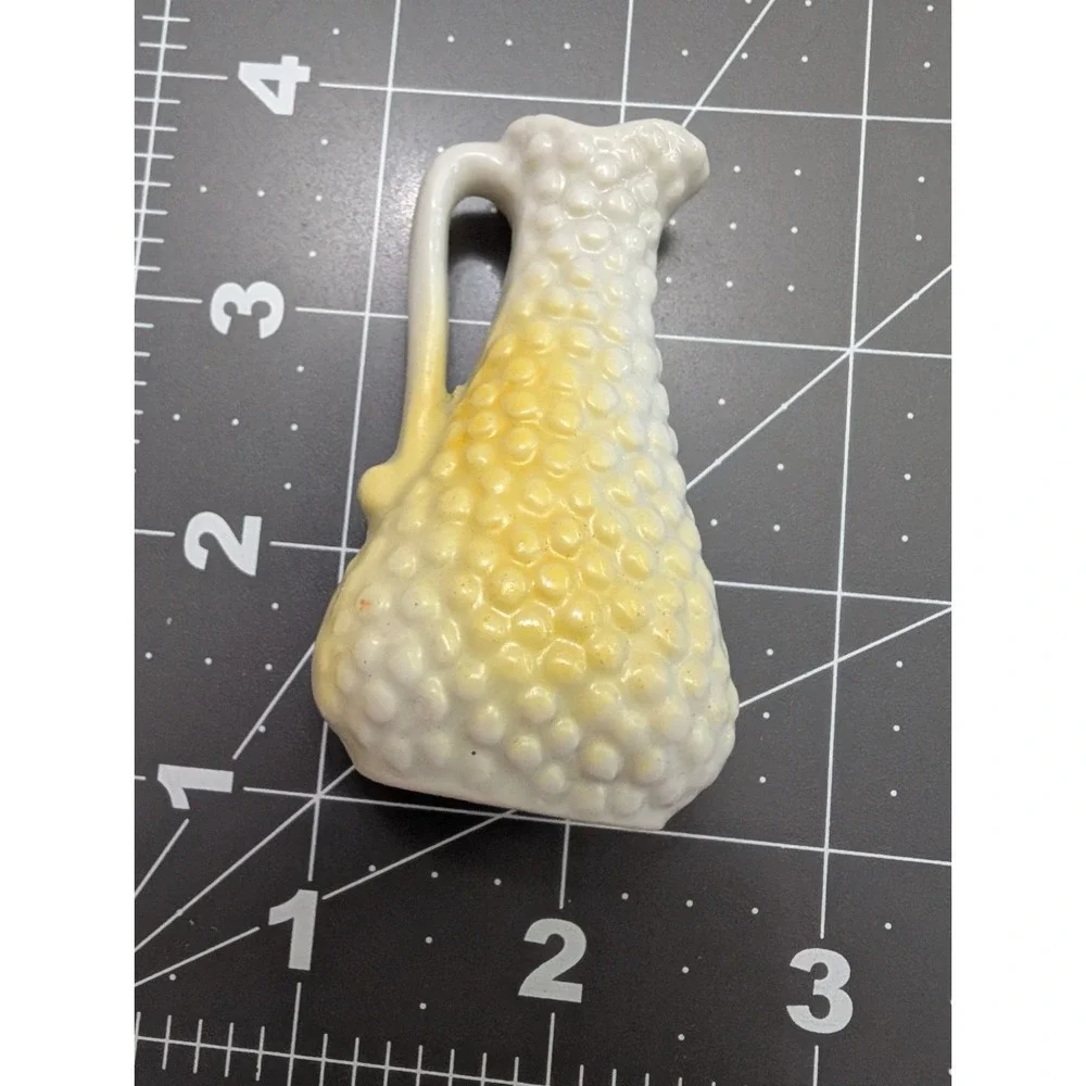 Miniature hob knob Japan bud vase‎ with tulip 4 inch vintage yellow white